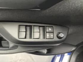 Toyota Yaris thumbnail 5