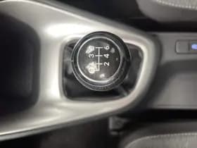 Toyota Yaris thumbnail 45