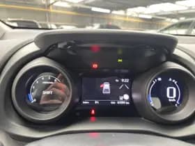 Toyota Yaris thumbnail 8