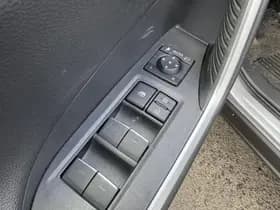 Toyota RAV4 thumbnail 26