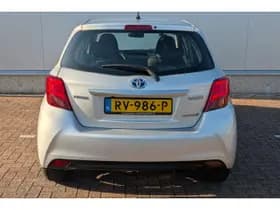 Toyota Yaris thumbnail 11