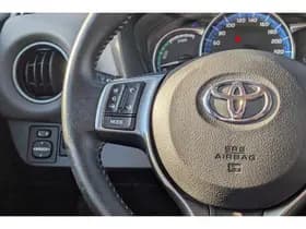 Toyota Yaris thumbnail 16