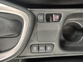 Toyota Yaris thumbnail 17