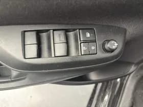 Toyota Yaris thumbnail 32