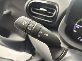 Toyota Yaris thumbnail 38