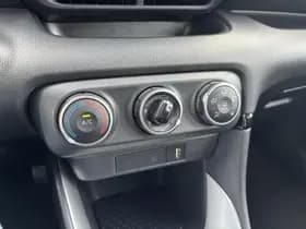 Toyota Yaris thumbnail 28