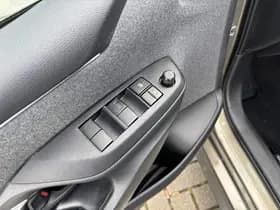 Toyota Yaris thumbnail 47