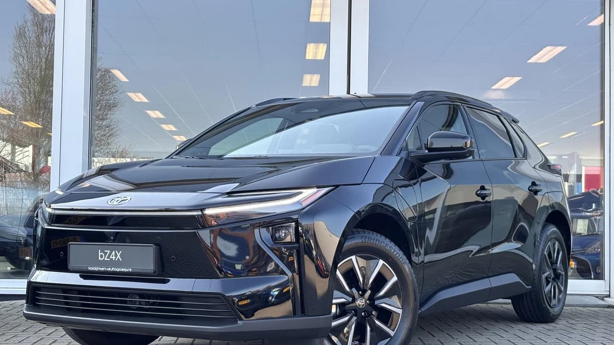 Toyota bZ4X — foto 1