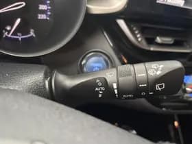 Toyota C-HR thumbnail 11