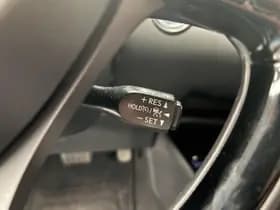 Toyota C-HR thumbnail 12