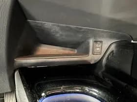 Toyota C-HR thumbnail 22