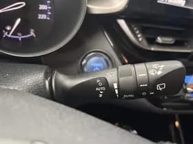 Toyota C-HR thumbnail 40