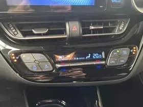 Toyota C-HR thumbnail 48