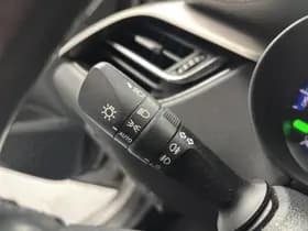 Toyota C-HR thumbnail 10