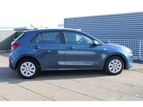 Kia Rio thumbnail 43