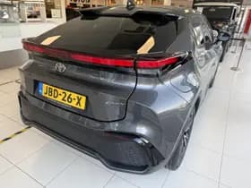 Toyota C-HR thumbnail 2