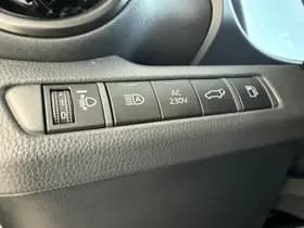 Toyota C-HR thumbnail 6