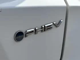 Toyota C-HR thumbnail 12