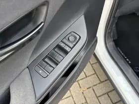 Toyota C-HR thumbnail 19