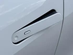 Toyota C-HR thumbnail 3