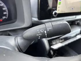 Toyota C-HR thumbnail 25