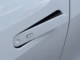 Toyota C-HR thumbnail 38