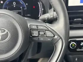 Toyota Yaris thumbnail 38