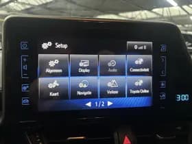 Toyota C-HR thumbnail 15