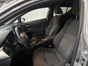 Toyota C-HR thumbnail 30