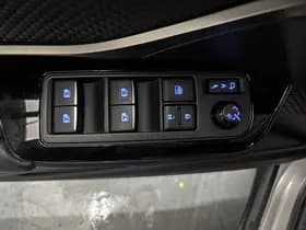 Toyota C-HR thumbnail 31