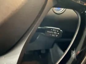 Toyota C-HR thumbnail 9