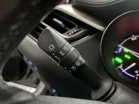 Toyota C-HR thumbnail 10