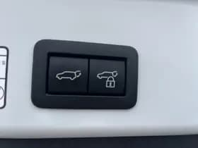 Toyota Corolla-cross thumbnail 14