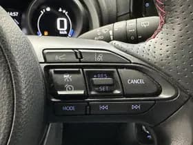 Toyota Yaris thumbnail 12