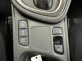 Toyota Yaris thumbnail 4