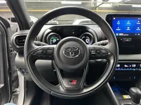 Toyota Yaris thumbnail 8