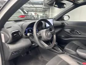 Toyota Yaris-cross thumbnail 3