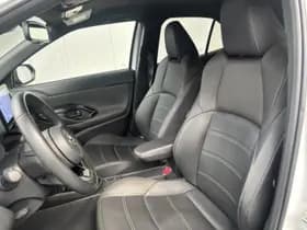 Toyota Yaris-cross thumbnail 4