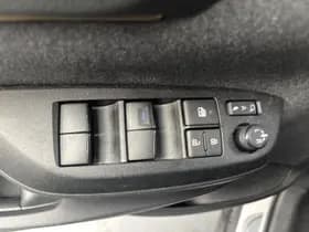 Toyota Yaris-cross thumbnail 9