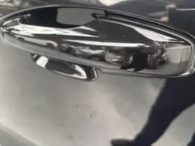 Volvo XC40 thumbnail 2