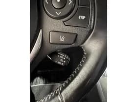 Toyota Auris thumbnail 13