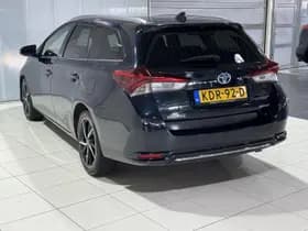 Toyota Auris thumbnail 3