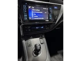Toyota Auris thumbnail 34