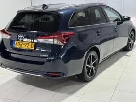 Toyota Auris thumbnail 5