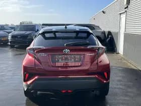 Toyota C-HR thumbnail 8