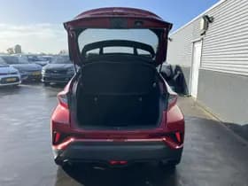 Toyota C-HR thumbnail 9