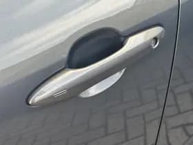 Toyota Yaris-cross thumbnail 3