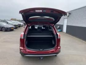 Toyota RAV4 thumbnail 7