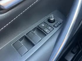 Toyota Corolla-touring-sports thumbnail 30