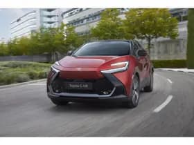Toyota C-HR thumbnail 4